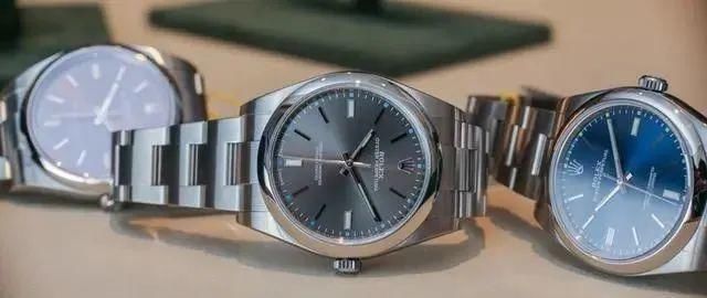 百达翡丽和劳力士这两个腕表品牌，哪一个比较保值呢？