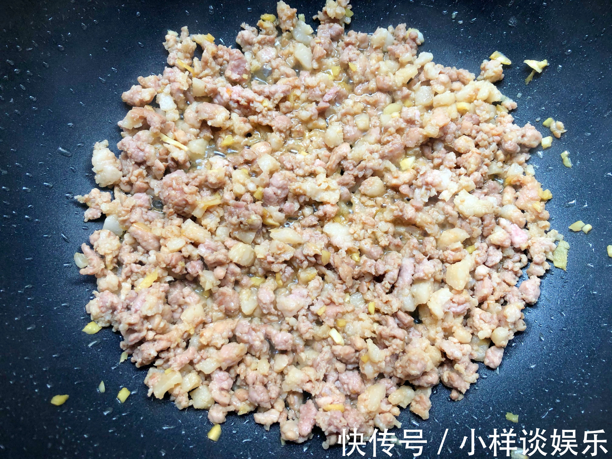 女儿就好这一口，几天不吃馋得慌，酱香浓郁，好吃到舔盘