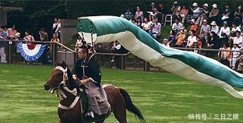 解密|解密日本战国时期,骑兵在作战时身后为什么背着一个红色大口袋!