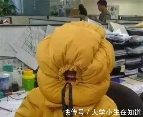 |搞笑图片幽默段子笑话:哈哈,老哥你真的稳,用如此长的吸管喝水