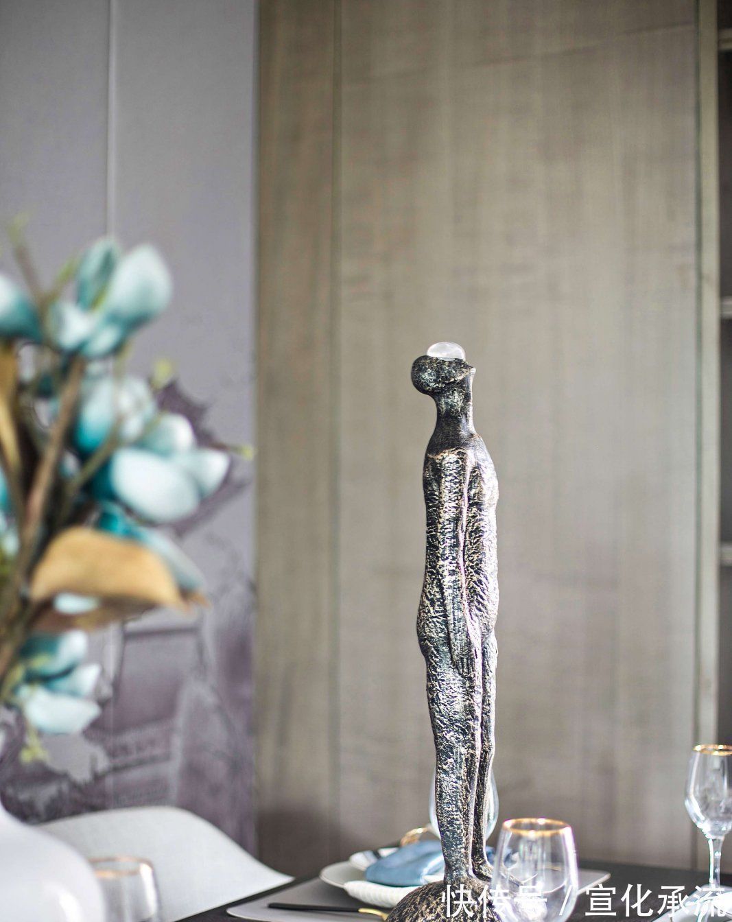 摆件|当诗意遇见新中式,142㎡最美之家,一入户,客厅就足够惊艳到你