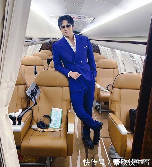 從國(guó)寶級(jí)歌手到一天吃不上飯,迪瑪希的故事遠(yuǎn)比你想象的令人崩潰