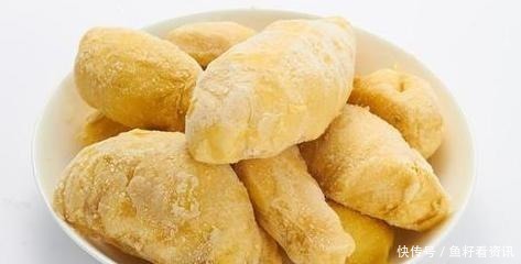 夏天别买冰淇淋了,把这些水果放在冰箱里冷冻一下,口感更好!