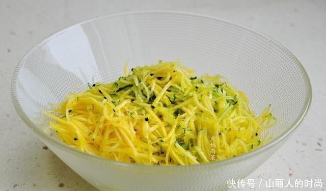 早餐|快手早餐蛋饼2款,菜多易熟,又软又嫩,可口滋润防秋燥