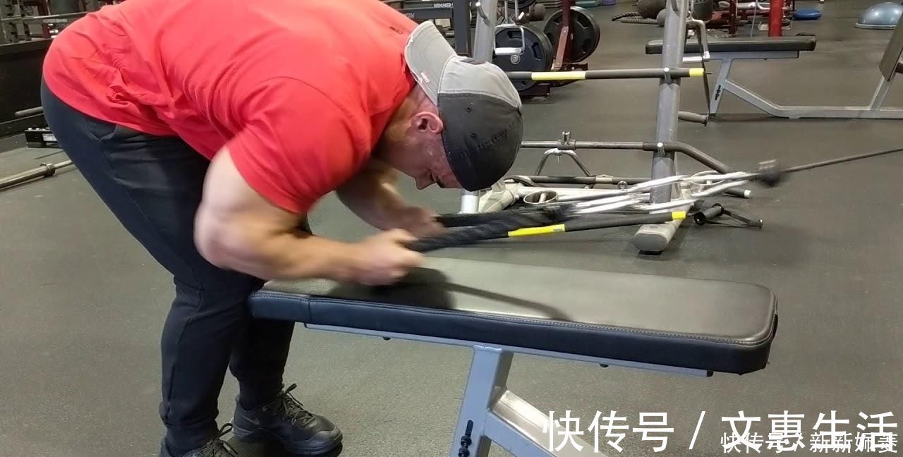 动作|哪8招独特的技巧,帮你打造和健身教练一样强壮的背部