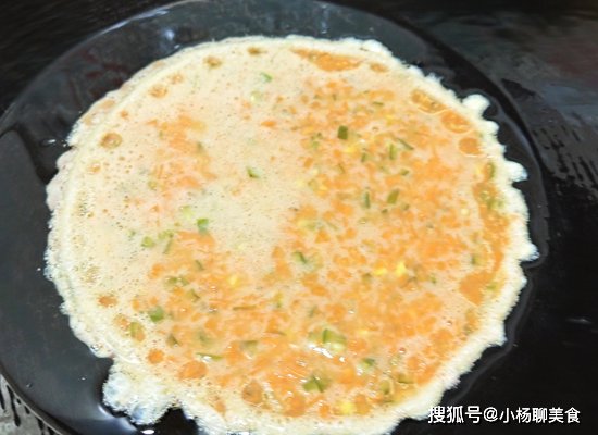 萝卜|胡萝卜别再炒着吃了，试试这样做，又香又嫩，上桌就抢光