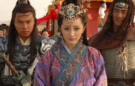 汉元帝|毛延寿索贿不成，陷害昭君成丑女，昭君出塞后汉元帝是如何对他的