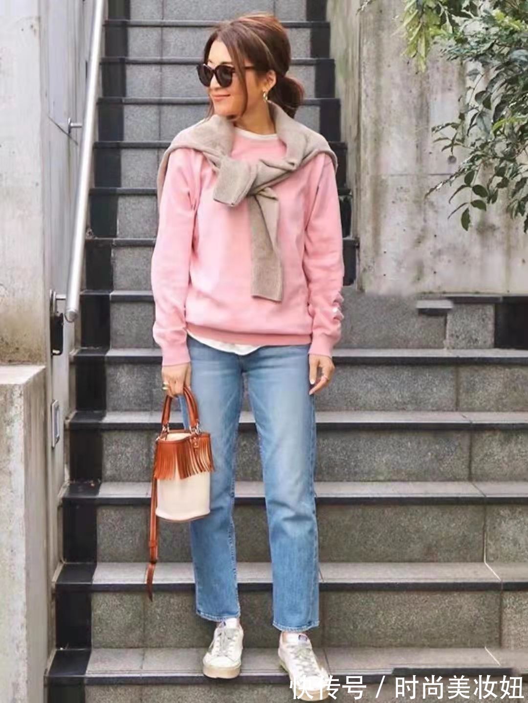 颜色|适合40岁女人的穿搭技巧,学会这4点就够了,简约高级又减龄