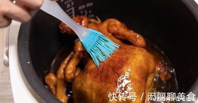 调料|电饭煲也能做烤鸡,鸡肉鲜嫩多汁,香软脱骨,味道不比买的差