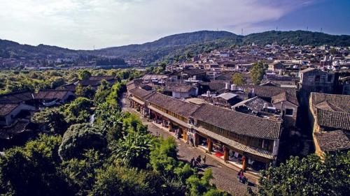 云南始建于明朝的古镇，已有600年历史，原汁原味至今仍未开发