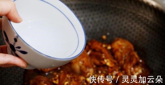 尝尝这道菜，能使你胃口大开，食指大动！