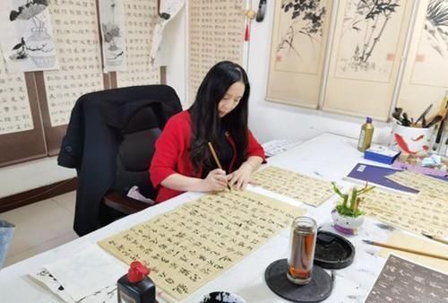 老师#高中生写字“太笔直”,作业本像是在画“栅栏”,老师:看着就晕