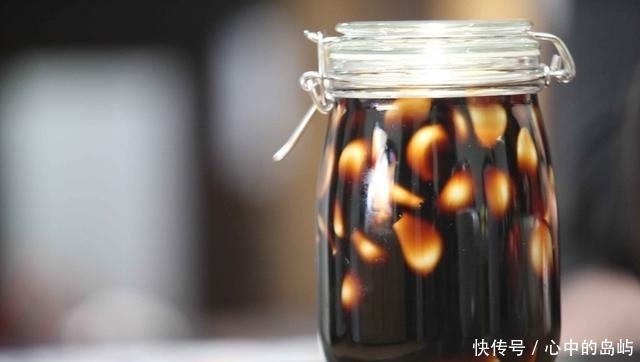 腊八泡“腊八蒜”,4个作用,3个禁忌,健康过冬