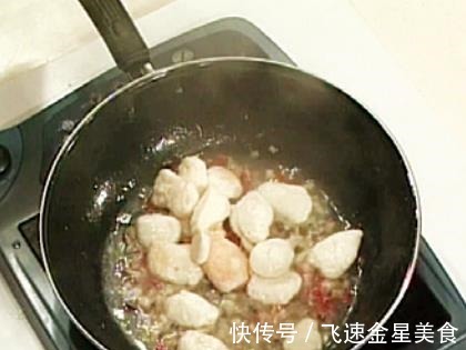 鸡肉这道菜跟我这样做鲜香滑嫩，色泽美观，荤素搭配合理！