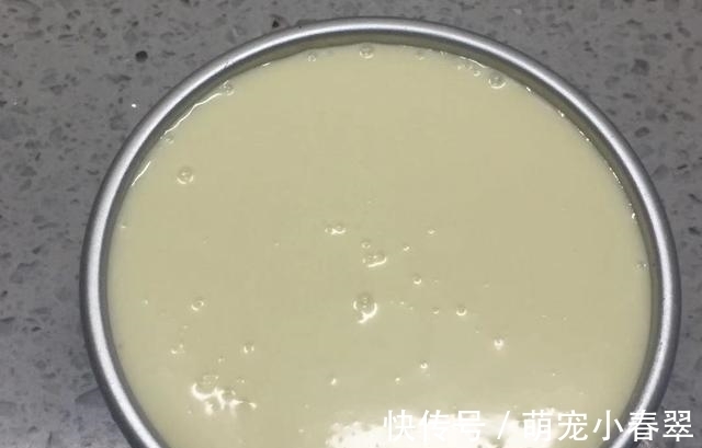 孩子想吃蛋糕不用买,这样做免烤箱,不打发,入口即化,特好吃