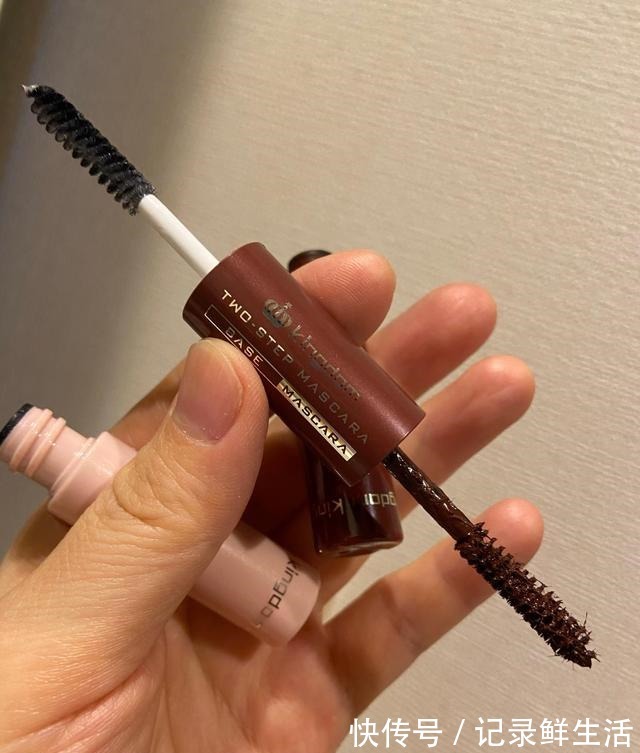 睫毛 自从用了黑龙堂睫毛膏才知道选好睫毛膏眼睛会变大!