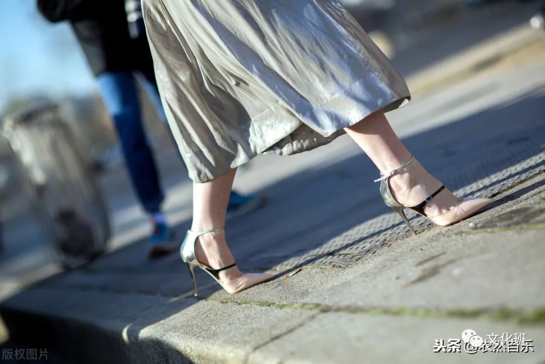一字扣|尖头高跟鞋休闲也能性感，清新不失职场女神的魅力