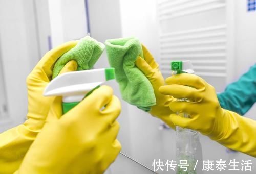 刷厕所|谁说刷厕所又脏又累?我家常备4种清洁剂,轻松搞定厕所卫生