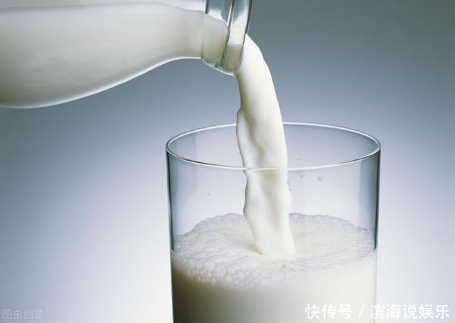 纯牛奶加热的正确方法是?盒装和袋装有啥区别?今天一次讲清楚