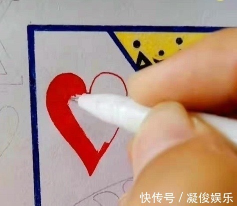 铅笔@小伙拿铅笔画“扑克牌”,开局:技术不达关,完工:可以打牌了!