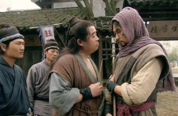 杨志|水浒中最大的倒霉蛋:出身名门一事无成,连自杀都没得逞