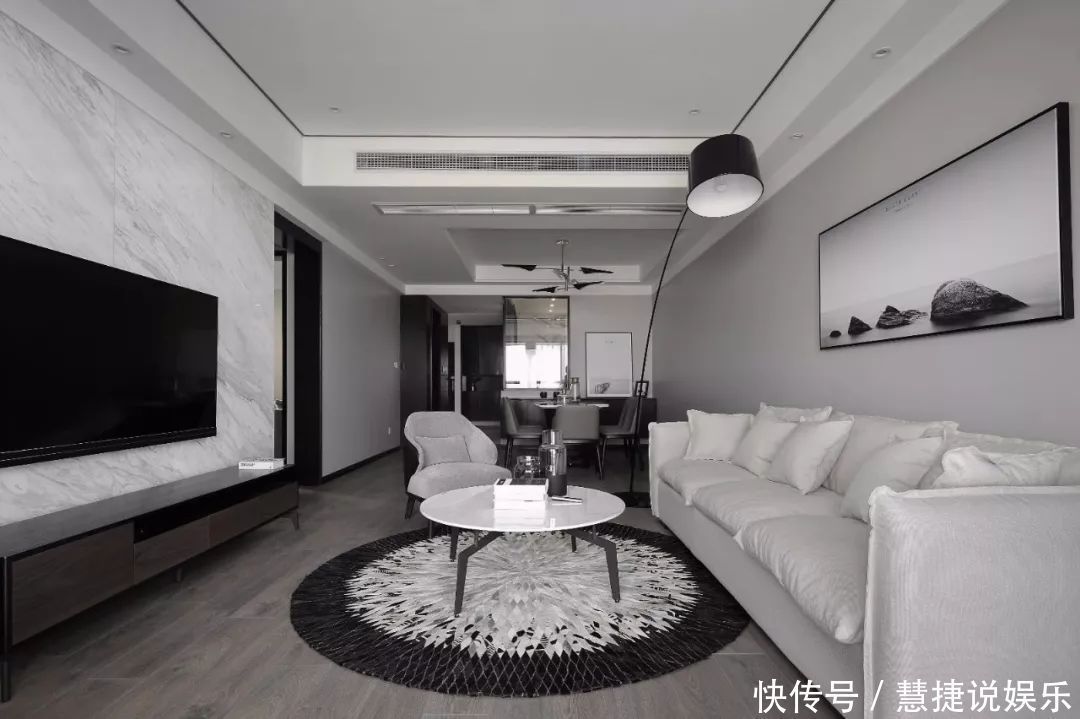 简约|33款高级灰的客厅,简约空间的高级感