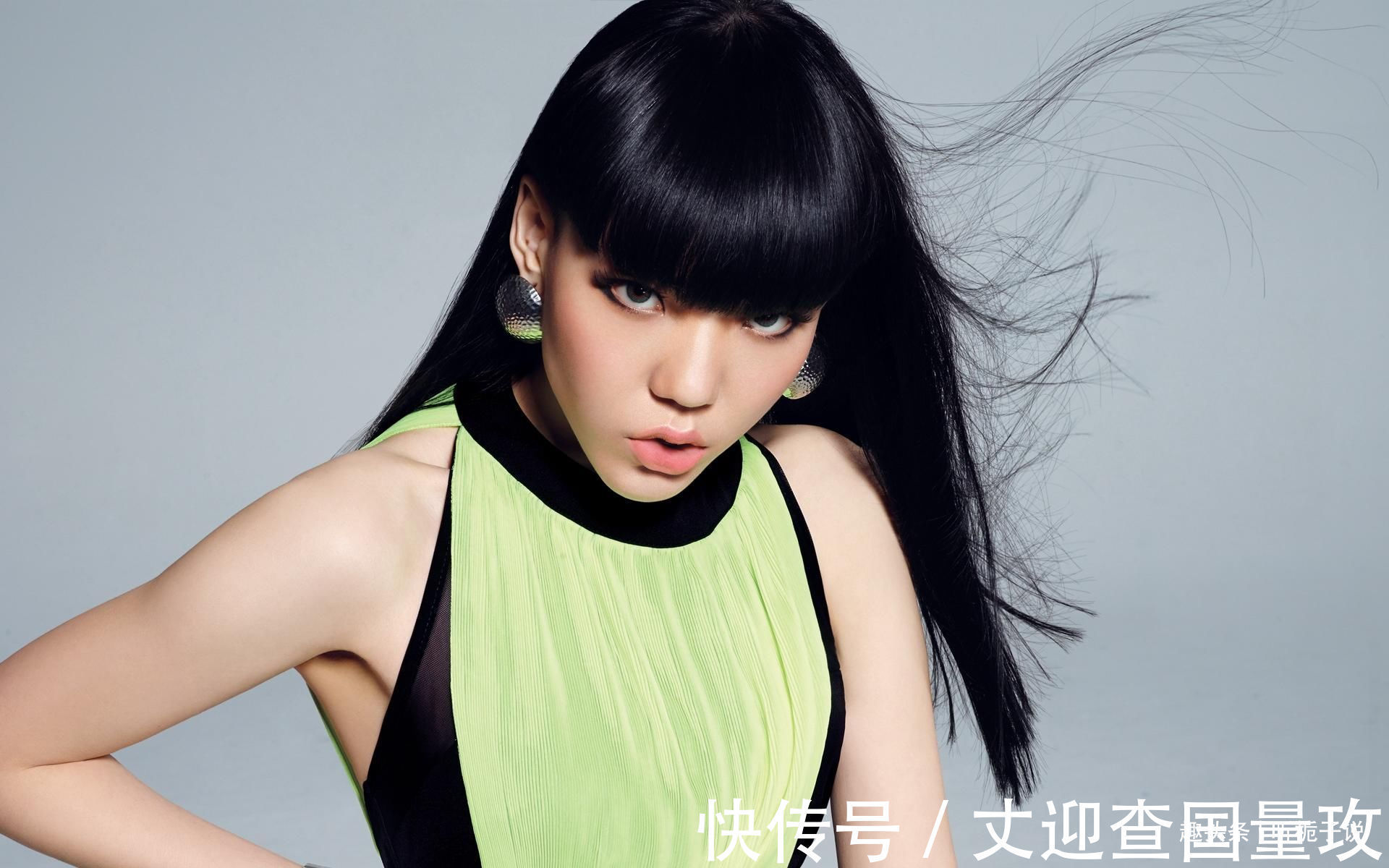 县城|从代言费13亿到县城卖唱，“巨星”吴莫愁，是如何一步步跌落的