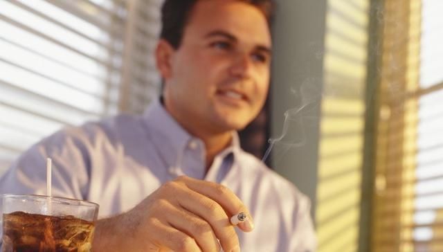 寿命长的男人,晚上爱做4件事,若你符合,恭喜长寿或“青睐”你