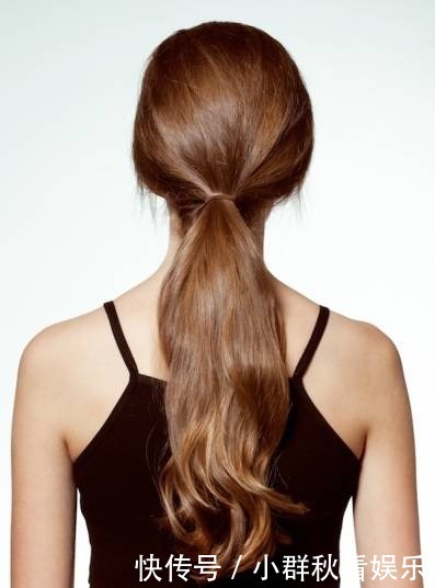 不再无聊的低马尾!两款浪漫低发尾发型教学