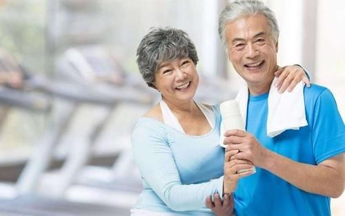 蛋白质|步入老年时期，为何身材会越来越“干瘪”？坚持以下2点或可缓解