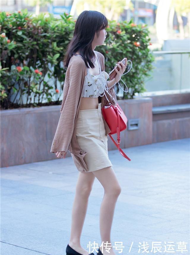 清纯女生|路人街拍,清纯的抹胸美女,赏心悦目甜美动人