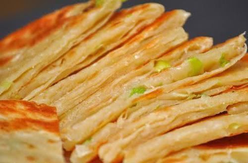 柔软|烙饼时，直接烙是不对的，多加这一步，饼柔软又起层，30秒出锅！