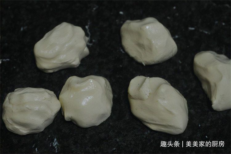 冬天寒冷！又到吃此物的时候，从小到大的最爱，清香Q弹好过瘾！