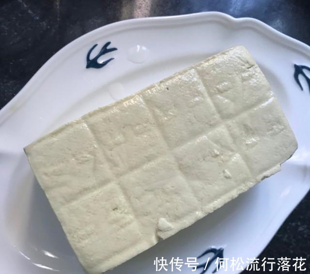 黑豆豆腐|蘸汁黑豆腐，低脂清爽，简直不要太好吃！