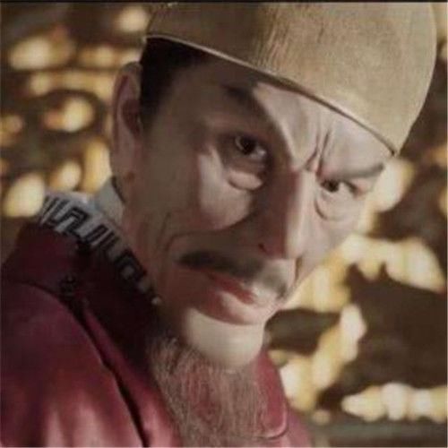 衣服|太子朱标投湖,侍卫急忙跳水救人,朱元璋一瞧岸边的衣服:拖下去