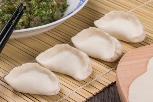 入秋后，吃白菜吃韭菜，都不如吃此菜，营养高味道香，女人要多吃