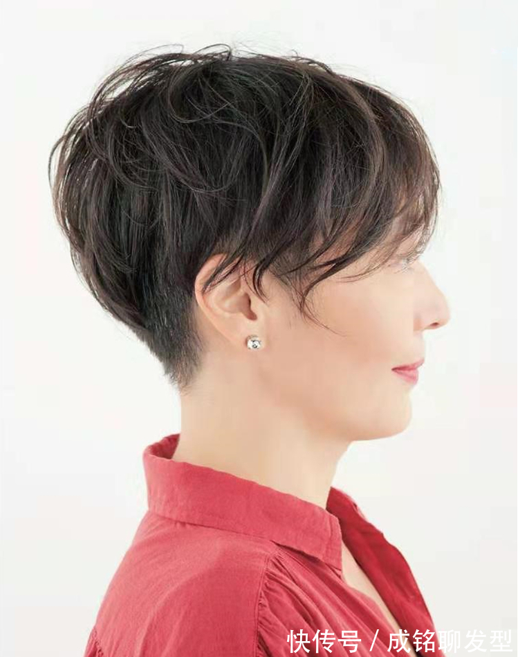 减龄 这才是中老年人最美的发型,柔美蓬松烫+减龄染发,想不年轻都难