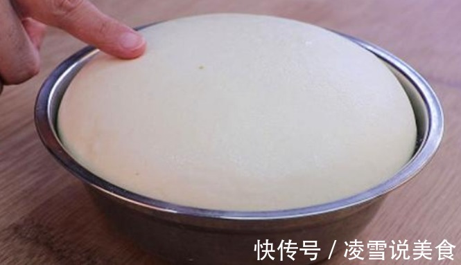 无论冬夏,发面不用几小时,秘诀是“多2步”,30分钟就能发满盆