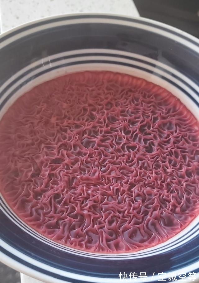 高尔夫球场#30张“活久未见”的照片:被闪电击中的木头,好像一副国画