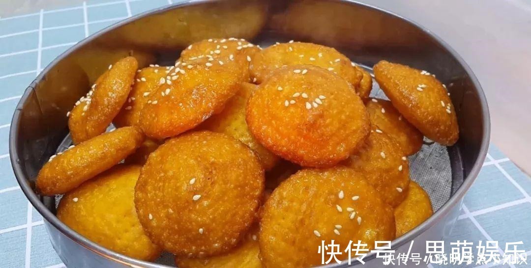 鸡蛋|半个南瓜,1个鸡蛋,不用一滴水,比油条做法简单,比蛋糕都好吃