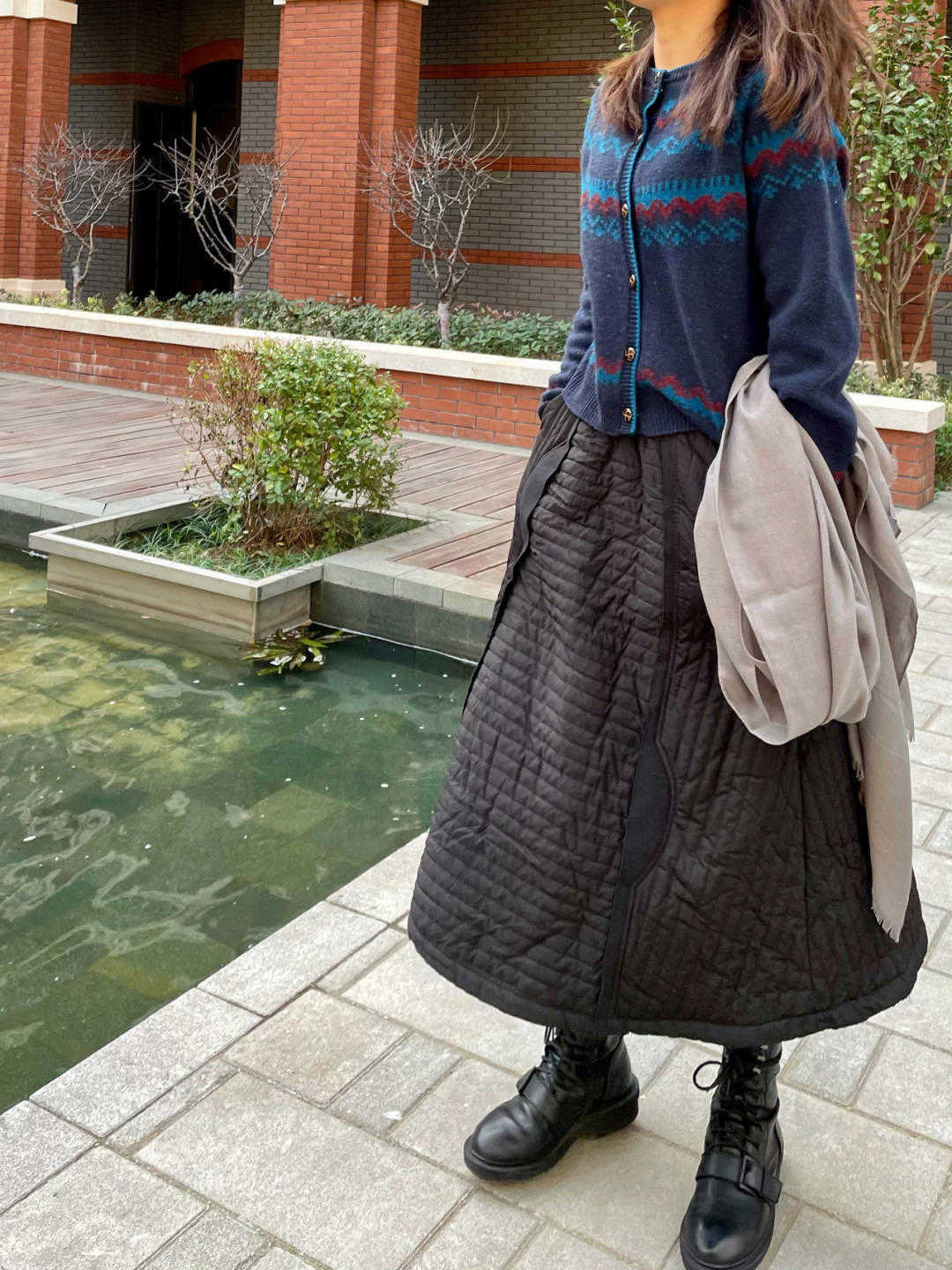 羽绒服 别再穿棉质连衣裙了!今年流行的“羽绒裙”,可以人手一件了