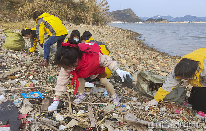 王婷瑶|减少海洋垃圾 守护岛城“蔚”来