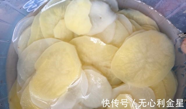 酸辣土豆片|土豆片最销魂的吃法，酸辣开胃特下饭，做法还不难！