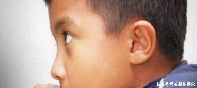 心理健康|自小“咬指甲”的孩子,长大后怎么样了医生逃不掉2种结局