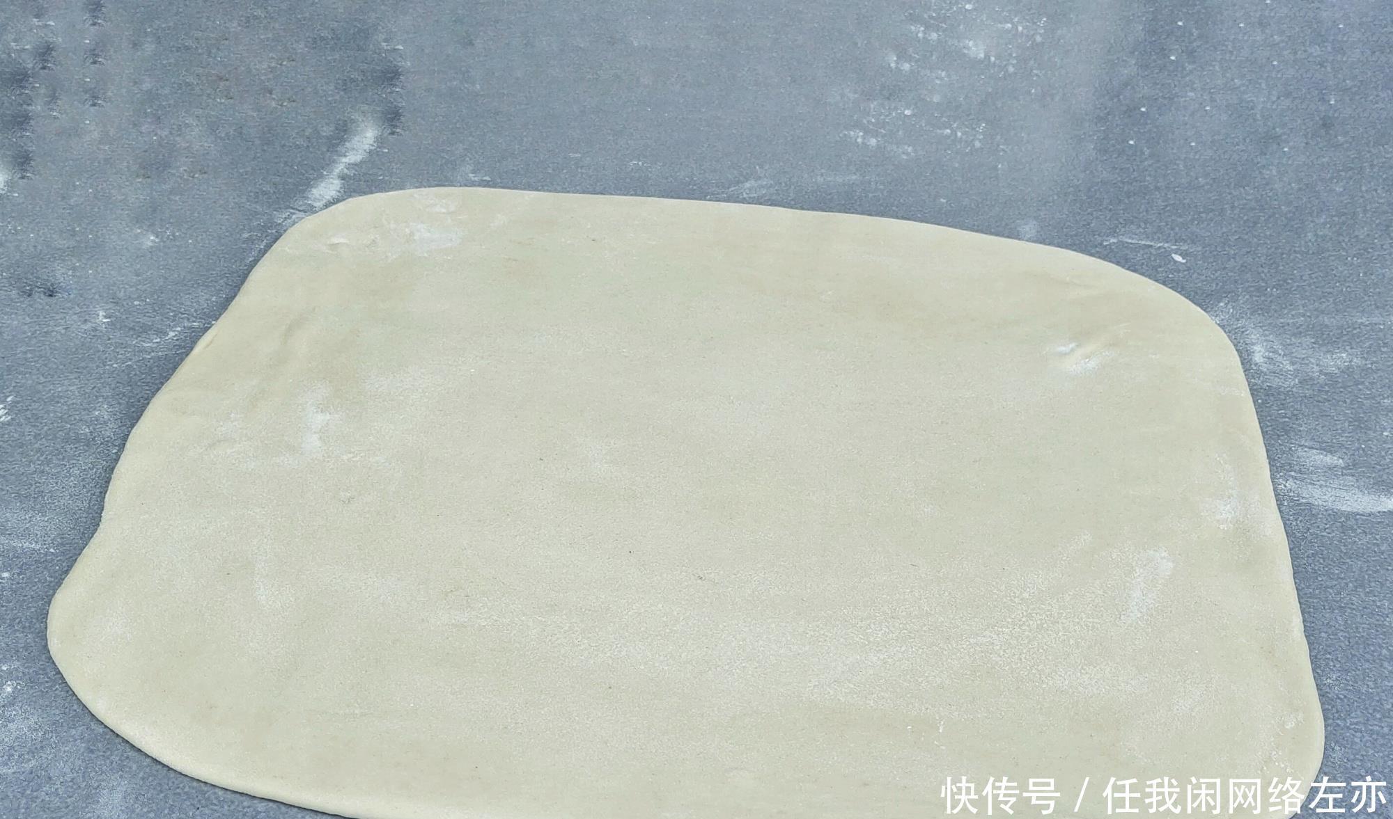 一碗面粉一把葱,教你做好吃的葱花饼,层多香软,做法简单