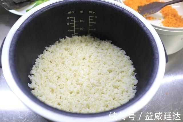 胡萝卜|六一儿童节,给小宝宝做的胡萝卜饭团好看又好吃,大人都想吃