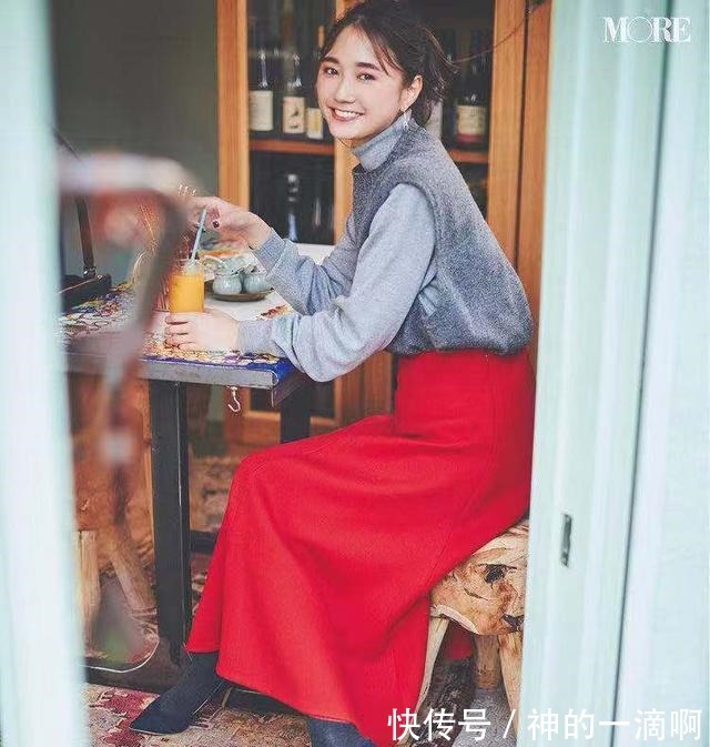 穿搭 毛衣+半裙,教你感受冬季穿搭那一抹温暖和摇曳并存的浪漫之美!
