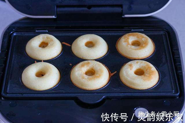 我给女儿做的早餐,5分钟上桌,10分钟光盘,松软香甜,一口一个