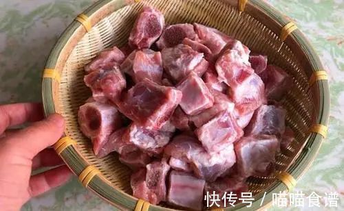 老何说菜丨家庭版红烧排骨,超简单特美味!