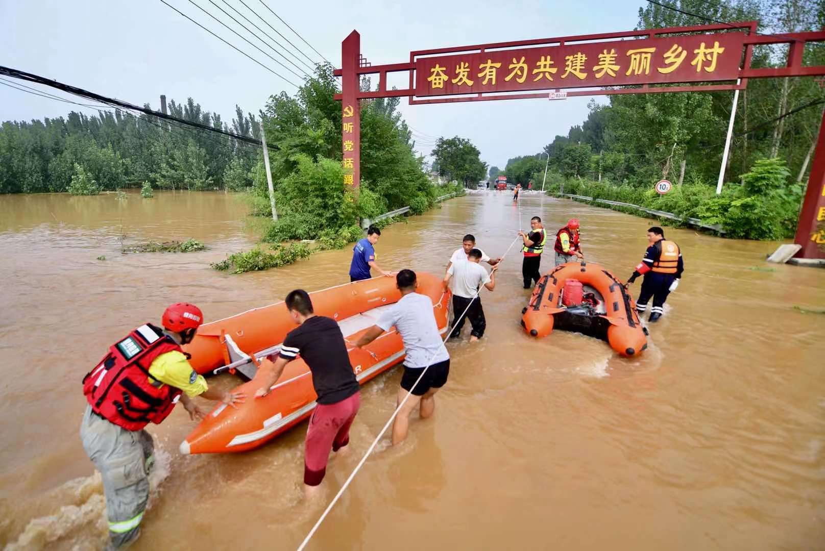 本端记者参战，亲历争分夺秒新乡水上生死营救|我在现场 | 参战